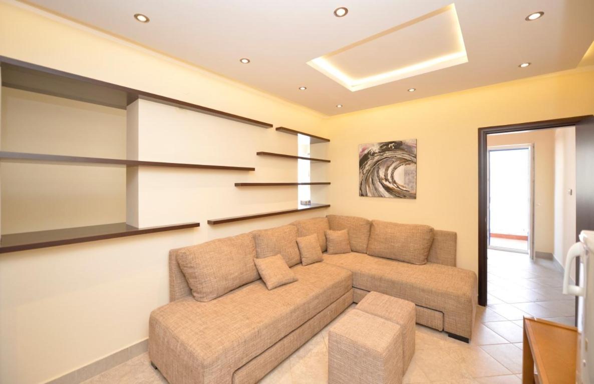 Rafailovici Holiday Apartments Экстерьер фото