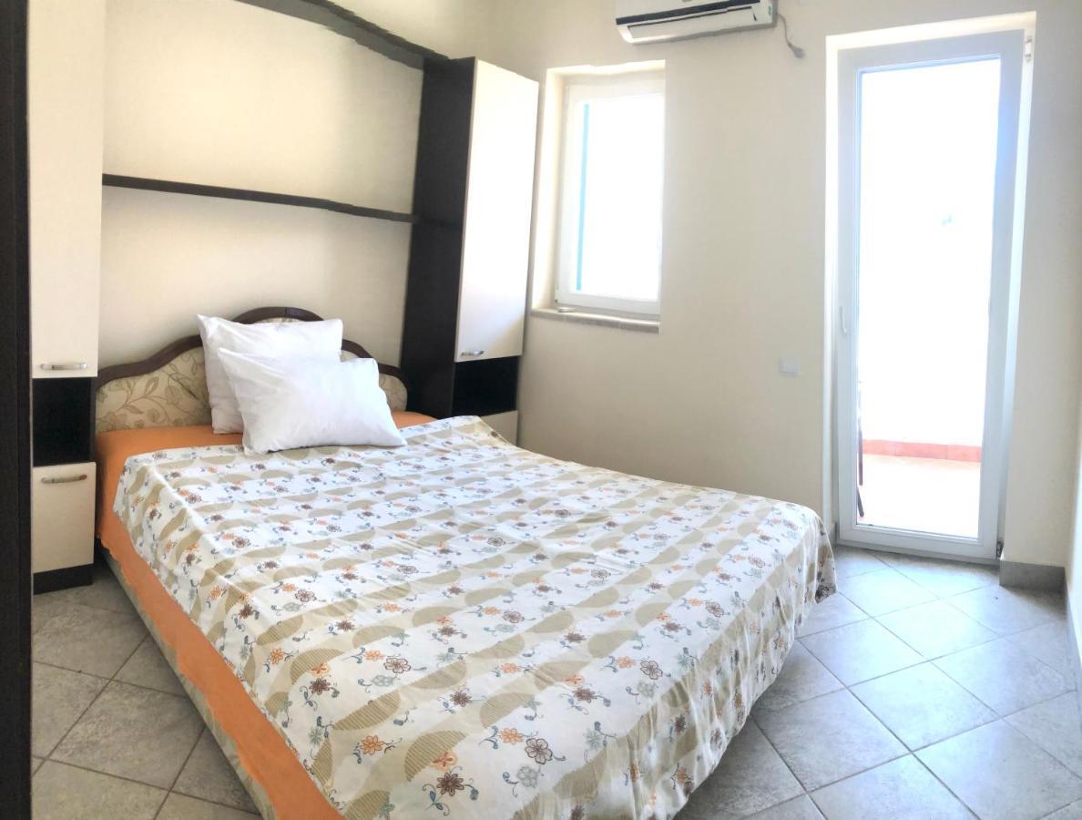 Rafailovici Holiday Apartments Экстерьер фото