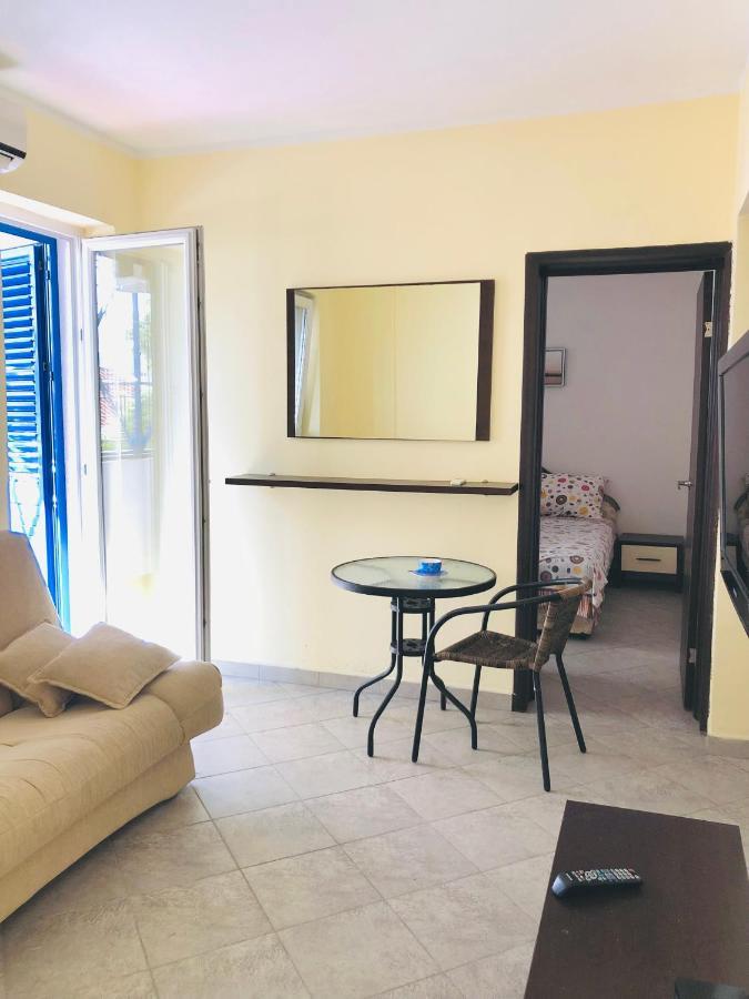 Rafailovici Holiday Apartments Экстерьер фото